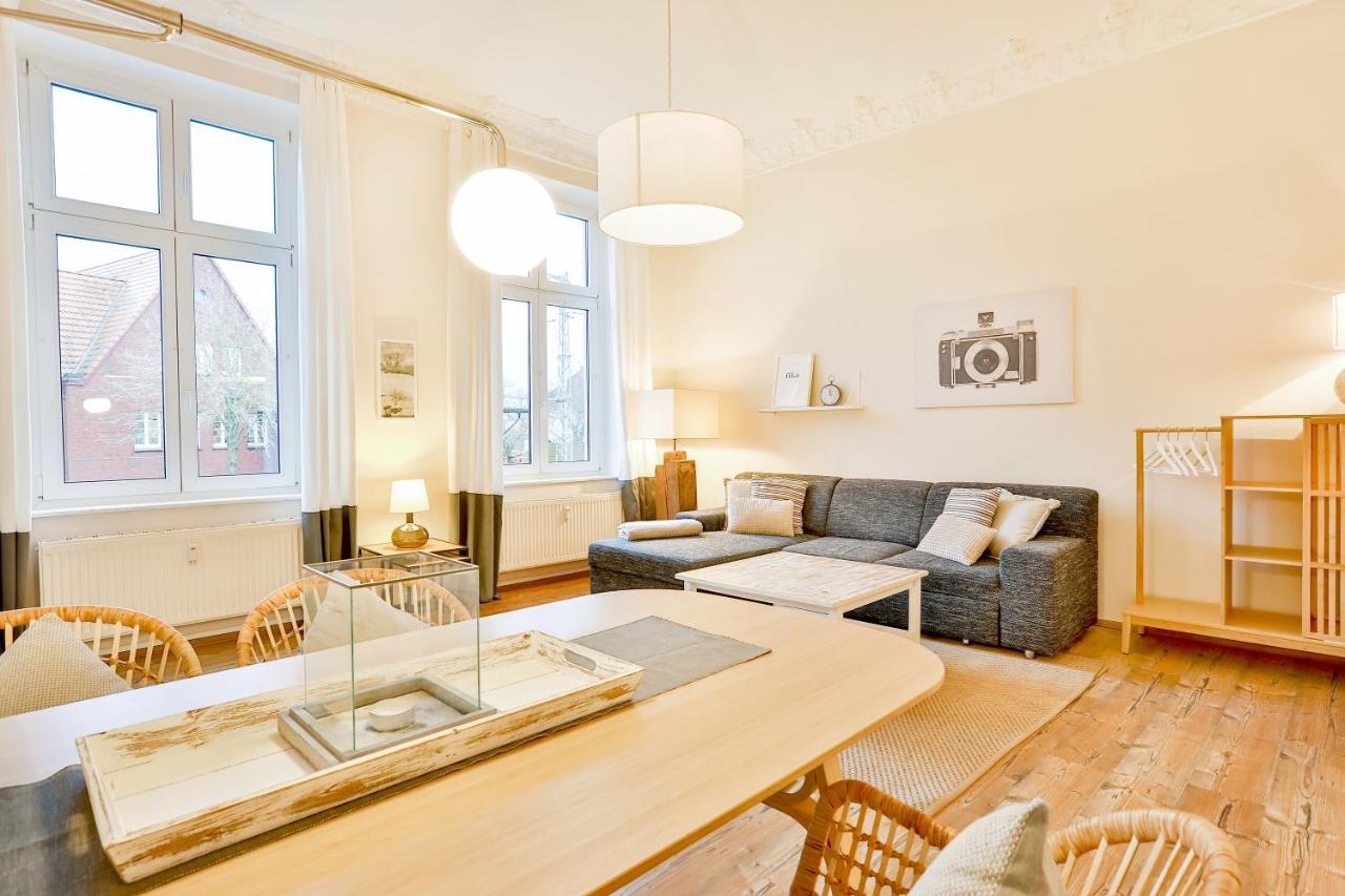 שטראלסונד Apartments Am Bahnhof מראה חיצוני תמונה