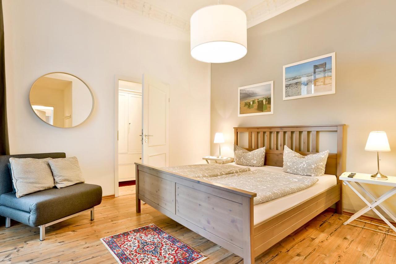 שטראלסונד Apartments Am Bahnhof מראה חיצוני תמונה