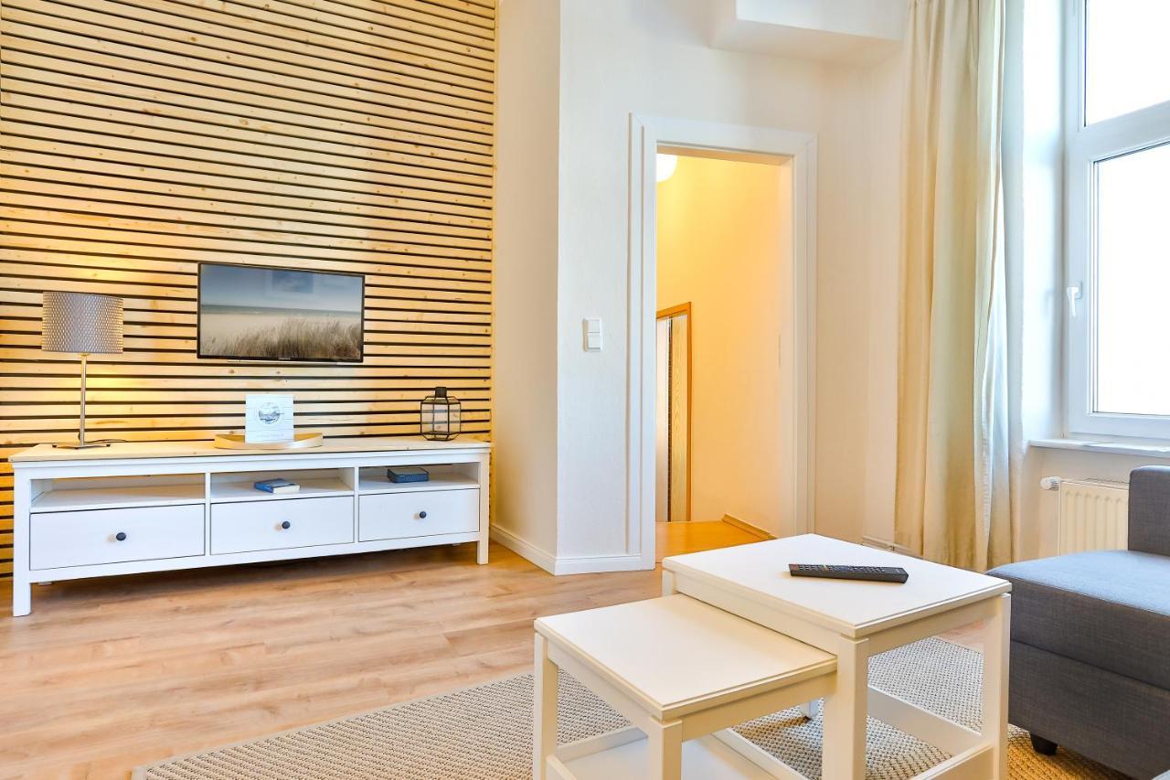 שטראלסונד Apartments Am Bahnhof מראה חיצוני תמונה