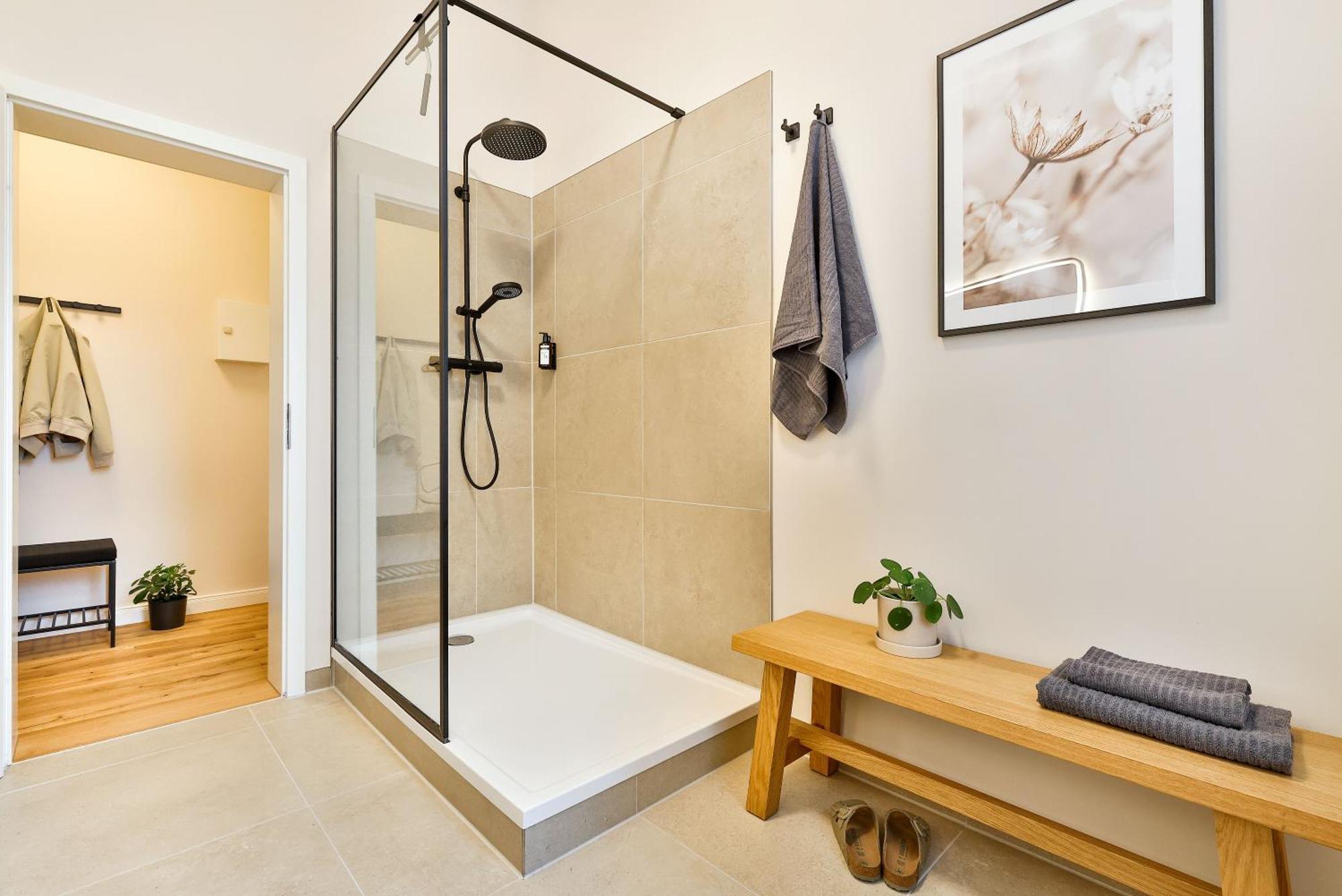 שטראלסונד Apartments Am Bahnhof מראה חיצוני תמונה
