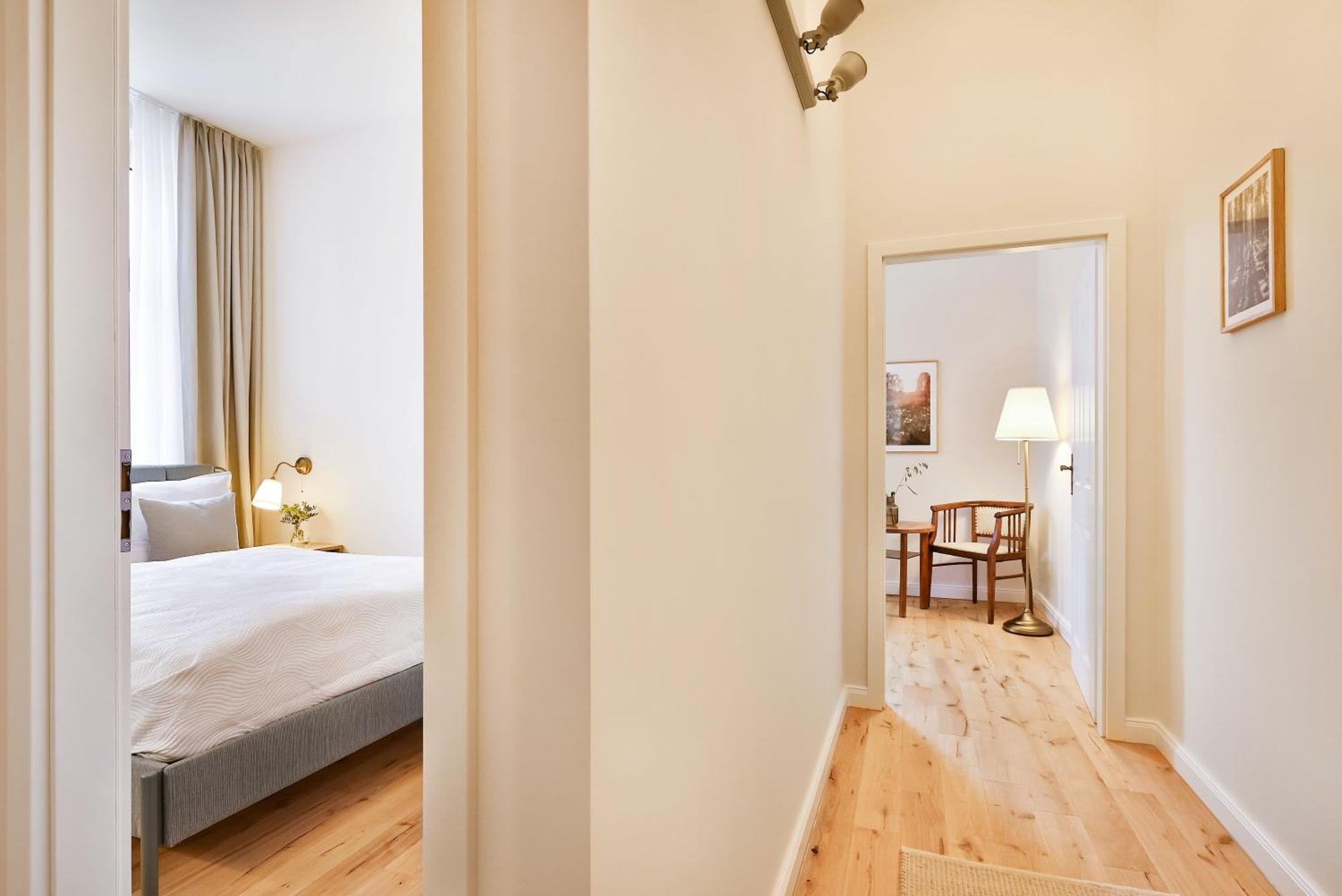 שטראלסונד Apartments Am Bahnhof מראה חיצוני תמונה