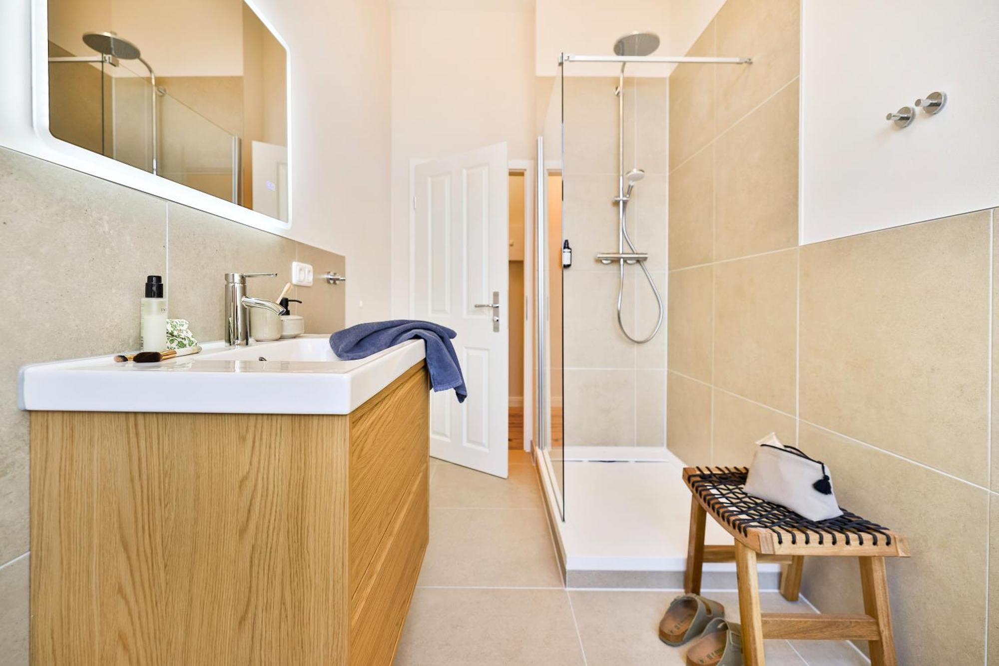 שטראלסונד Apartments Am Bahnhof מראה חיצוני תמונה